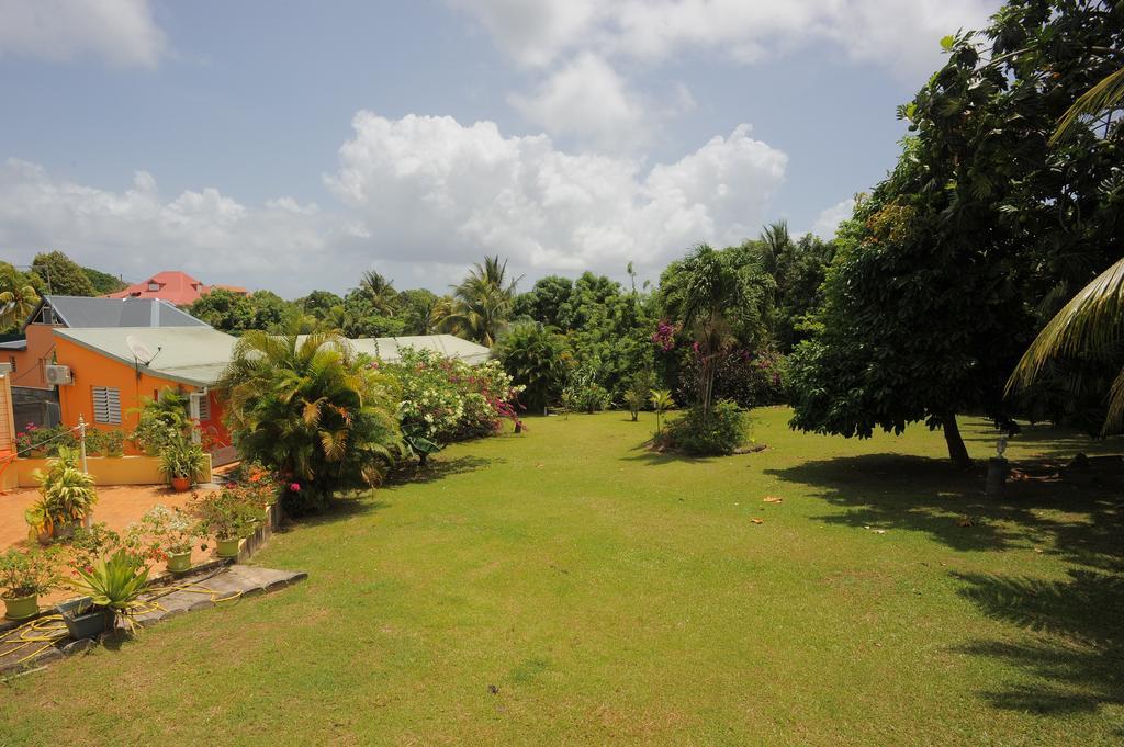 Villa Au Domaine Des Bougainvilliers Sainte-Rose Exterior foto