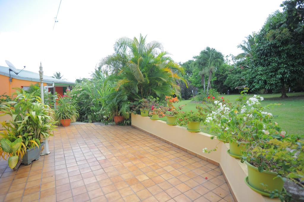 Villa Au Domaine Des Bougainvilliers Sainte-Rose Exterior foto